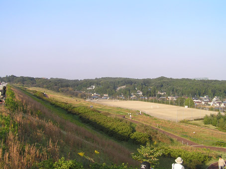 狭山湖 多摩湖をダブルで制覇したかったのですけど 新座の空はけっこう青い